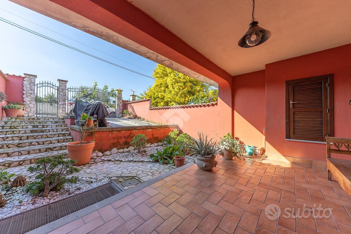VILLA A SCHIERA A SANT'ANGELO ROMANO - Vista 3