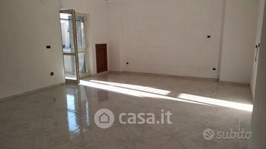 5 vani piano alto luminoso San Giorgio a cremano
