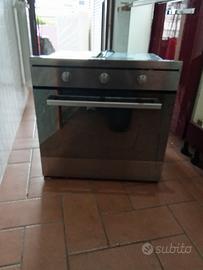 Forno indesit e lavabo