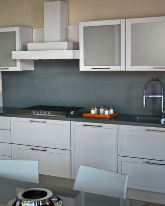 Cucina legno massello spazzolato bianco m. 3,60