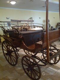 Carrozza antica ben conservata