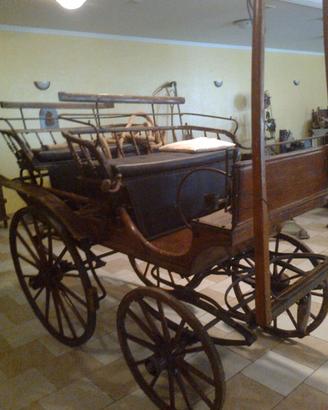 Carrozza antica ben conservata