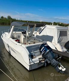 Saver Manta 620 Cabin con motore Yamaha 100 cv