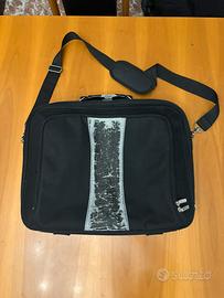 Borsa 24 ore e porta PC