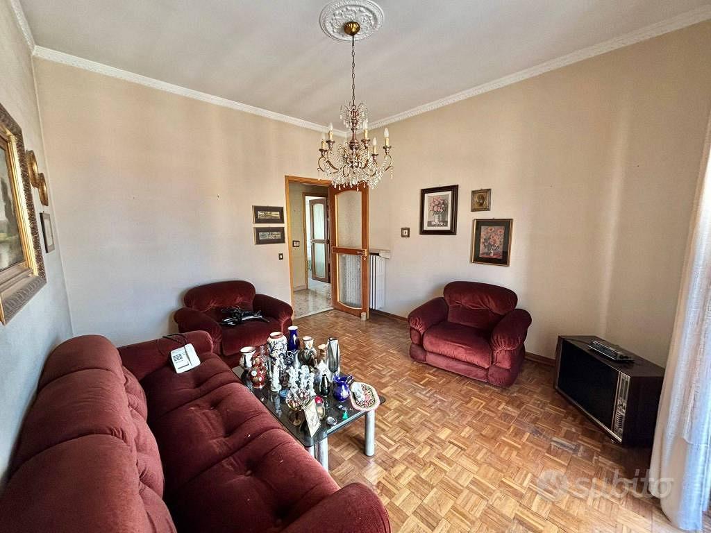 Appartamento di 95 m² con 3 locali e box auto a No