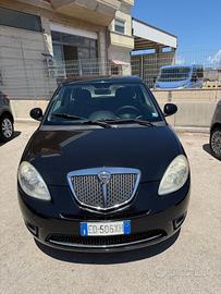 Lancia Ypsilon 1.3 MJT 75 CV Diva