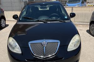 Lancia Ypsilon 1.3 MJT 75 CV Diva