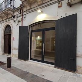 Locale Commerciale Ristrutturato Negozio In Centro