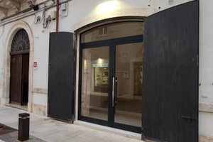 Locale Commerciale Ristrutturato Negozio In Centro