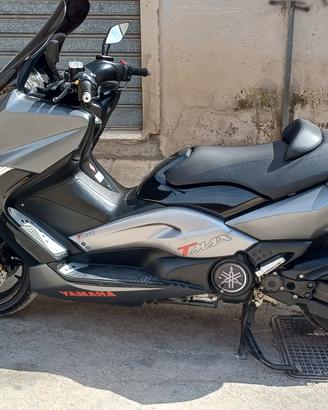 YAMAHA T MAX