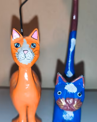 Coppia Statuette Gatti in Legno 