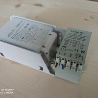 Alimentatore per lampade per agricoltura