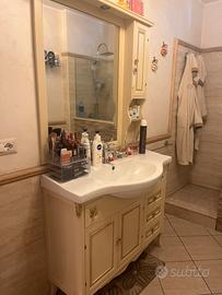 Lavandino piu specchiera classica per bagno