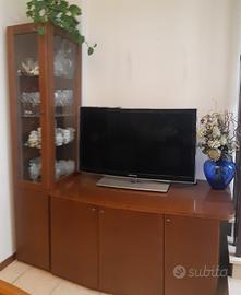 Mobile da soggiorno e cristalliera in noce