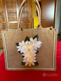Borsa mare in juta con fiori e perle
