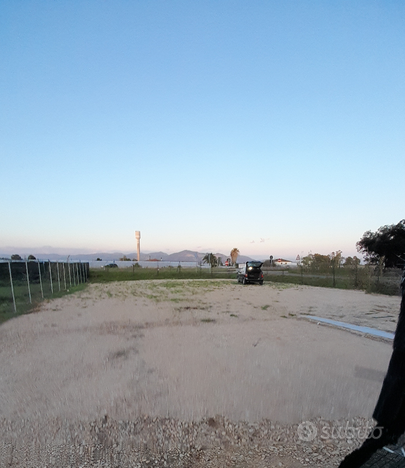 Terracina terreno ,fronte strada