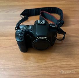 Canon Eos 40D + EF-S 18-200mm f/3.5-5.6 IS