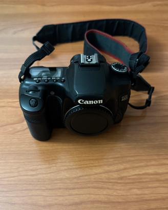 Canon Eos 40D + EF-S 18-200mm f/3.5-5.6 IS