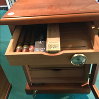 PREGIATAsalaFUMOhumidorBANCOsigariPANNELLIvetro