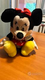 Peluce MINNY.   DISNEY
