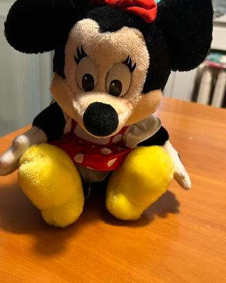 Peluce MINNY.   DISNEY