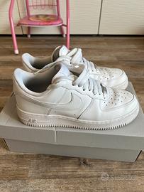 Scarpe Nike Air Force 1 bianche nuove