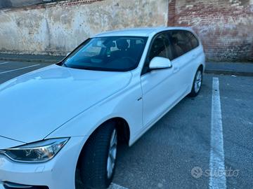 Bmw 318 sport  anno 2013