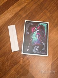 iPad Pro 11" (2018) 256GB Space Grey + Apple Pen.