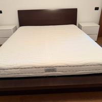 Letto matrimoniale + materasso dorelan + comodini
