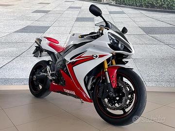 Yamaha YZF R1