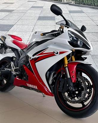 Yamaha YZF R1