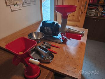 Macchina elettrica passapomodori