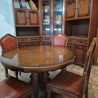 Elegante tavolo rotondo in legno con 4 sedie