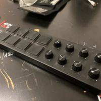 Controller Midi Akai LPD8