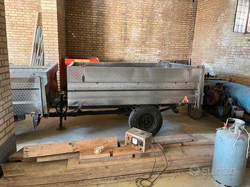 Rimorchio ribaltabile