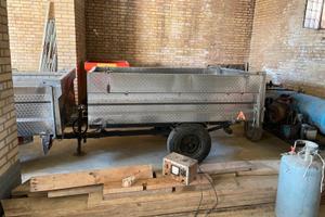 Rimorchio ribaltabile