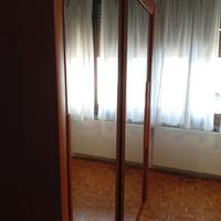 Armadio con ante scorrevoli 