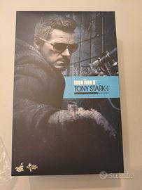 Hot Toys MMS209 Tony Stark The Mechanic Iron Man 3