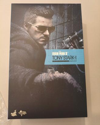 Hot Toys MMS209 Tony Stark The Mechanic Iron Man 3