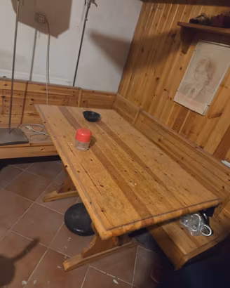 tavolo in legno piu panche