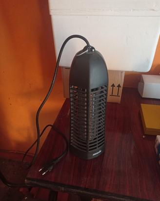 lampada contro zanzaee