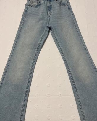 Jeans svasati chiari taglia 32