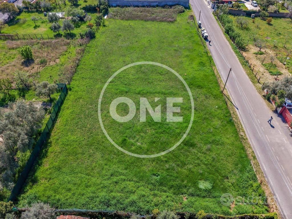 Terreno di 705 m² a Roma - Altro