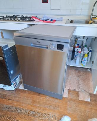 Lavastoviglie Beko libera installazione come nuova