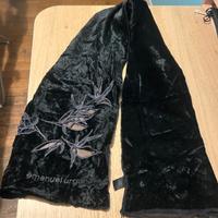 Sciarpa velluto nero ricamato Emanuel Ungaro