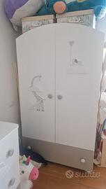 Armadio e cassettiera baby