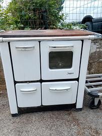  stufa a legna buona con tubo in acciaio zona