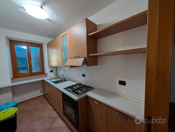 Cucina componibile  in legno su misura + Forno 