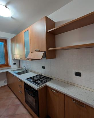 Cucina componibile  in legno su misura + Forno 
