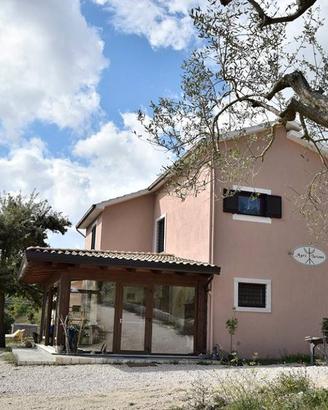 Villa di 250 m² con più di 5 locali a Teora